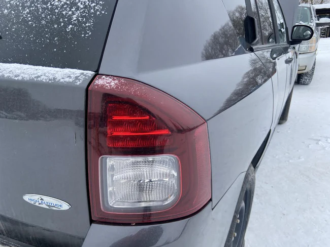 Used OEM RH Passenger Taillight 2014-2017 Jeep Compass 5272908AB