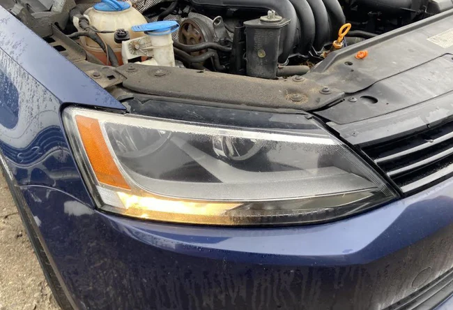 Used OEM R Headlight fits 2011-2016 Volkswagen Jetta Jetta GLI 5C7941006 5C7941006J