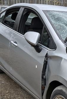 Used OEM R Door Mirror fits 2016-2019 Chevrolet Cruze 39125816